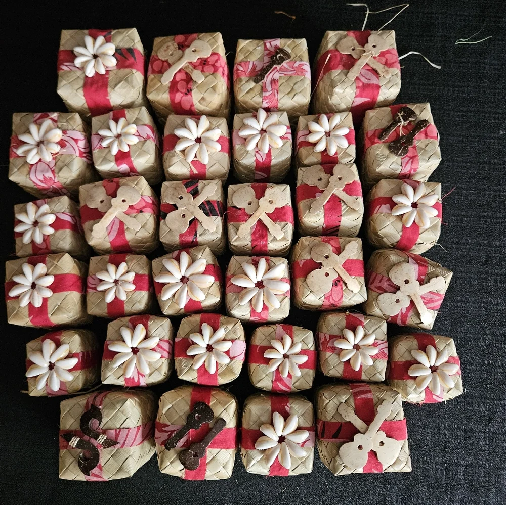 Traditional Hawaiian Lauhala Gift Baskets Lot Of 32 Handmade Small